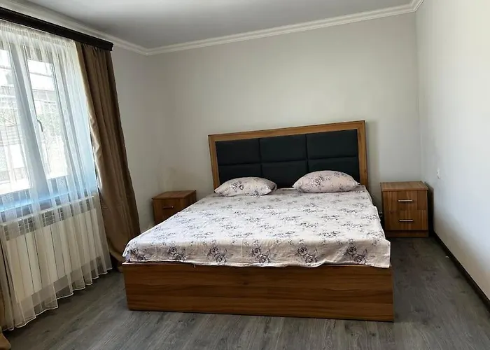 1Cosy Apartment Near Airport Evn