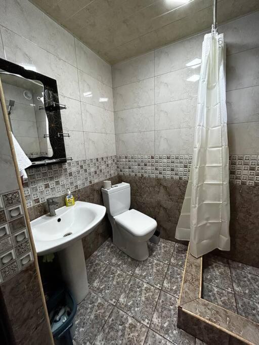 Apartment 1cosy Near Airport Evn